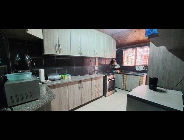 3 BEDROOM PROPERTY TO RENT IN STONEBRIDGE